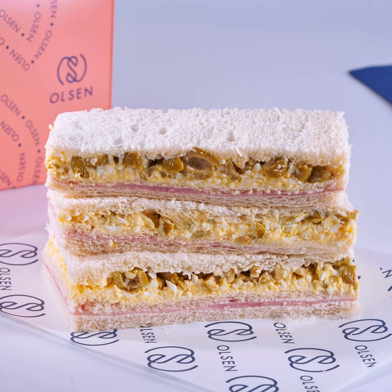 Sándwich Jamón, huevo y aceitunas